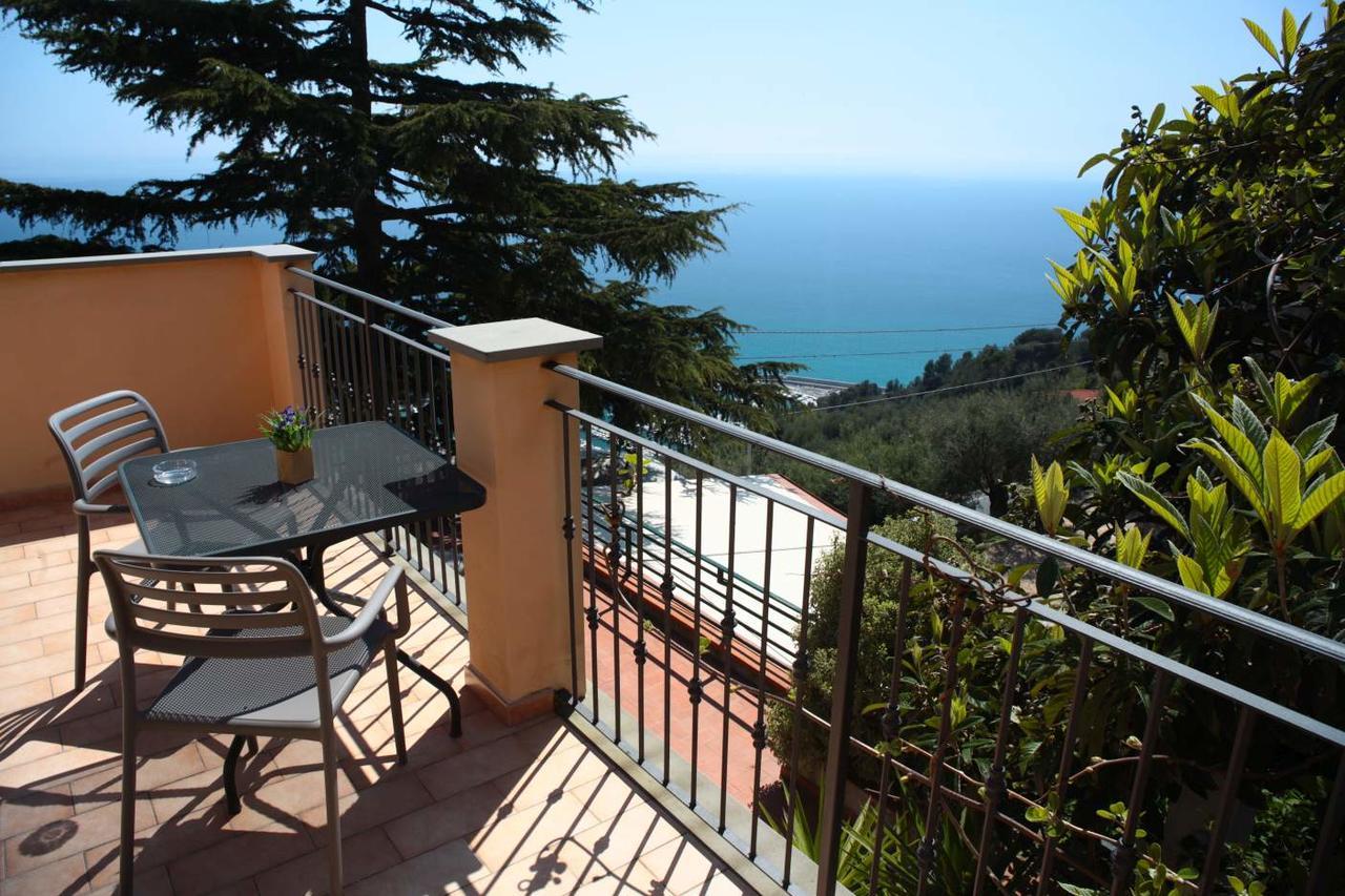 Hotel Rosita Finale Ligure Exterior photo